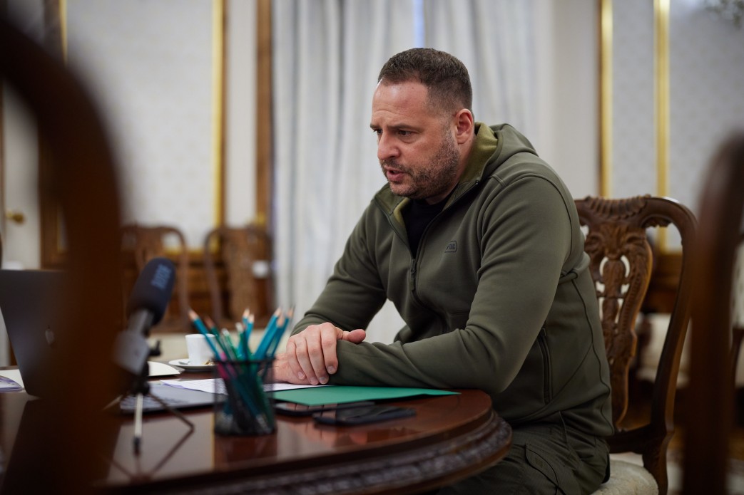 Росіяни продовжують руйнувати українські міста і вбивати людей, тому цілком зрозуміло, що наявних санкцій недостатньо – керівник Офісу Президента України