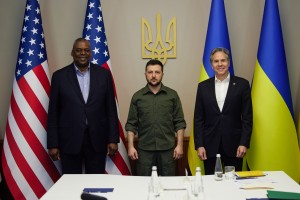 Президент України Володимир Зеленський провів зустріч з Державним секретарем Сполучених Штатів Америки Ентоні Блінкеном і міністром оборони США Ллойдом Остіном, які прибули з візитом до нашої країни, 24 квітня 2022 року.