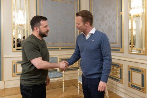 Президент України Володимир Зеленський провів зустріч з міністром закордонних справ Королівства Данія Єппе Кофодом, 2 травня 2022 року