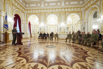Участь Президента України у церемонії вручення державних нагород військовослужбовцям ЗСУ та родинам загиблих захисників