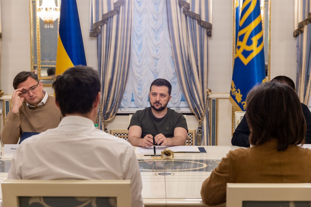Президент України Володимир Зеленський провів зустріч з федеральним міністром закордонних справ Німеччини Анналеною Бербок і міністром закордонних справ Нідерландів Вопке Гукстрою, які відвідують нашу країну, 10 травня 2022 року.