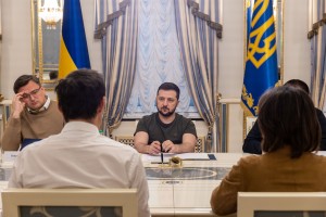Президент України Володимир Зеленський провів зустріч з федеральним міністром закордонних справ Німеччини Анналеною Бербок і міністром закордонних справ Нідерландів Вопке Гукстрою, які відвідують нашу країну, 10 травня 2022 року.