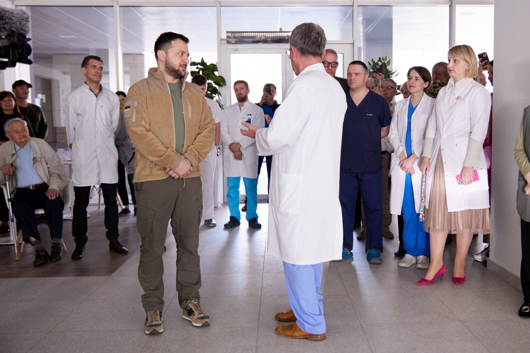 President visited the newly built building of the Center for Pediatric Cardiology and Cardiac Surgery and presented awards to nurses