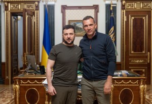 Президент України Володимир Зеленський підтримав ініціативу про заснування національного бренду UNITED 24 та привітав першого амбасадора цього бренду – легендарного українського футболіста й тренера Андрія Шевченка, 18 травня 2022 року. 
