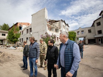 Кирило Тимошенко за дорученням Президента України та керівника Офісу Глави держави ознайомився з перебігом відновлювальних робіт на Чернігівщині
