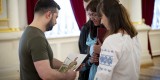 Президент Володимир Зеленський вручив ордени «Золота Зірка» українським військовослужбовцям, яким присвоєно звання Героя України, а також членам родин загиблих захисників, удостоєних цього звання посмертно, 23 травня 2022 року.