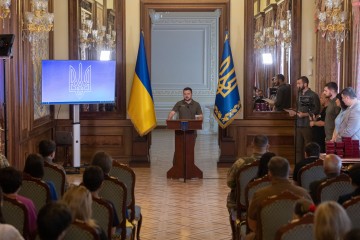 President presented state awards to media workers and family members of deceased journalists on Journalist's Day