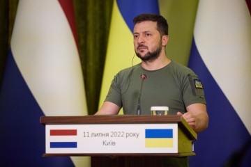 Україна веде переговори з державами-партнерами щодо постачання необхідної зброї, але не варто розголошувати подробиці – Президент