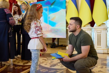 Володимир та Олена Зеленські взяли участь у церемонії відзначення учасників акції «Діти-рятувальники – герої війни»