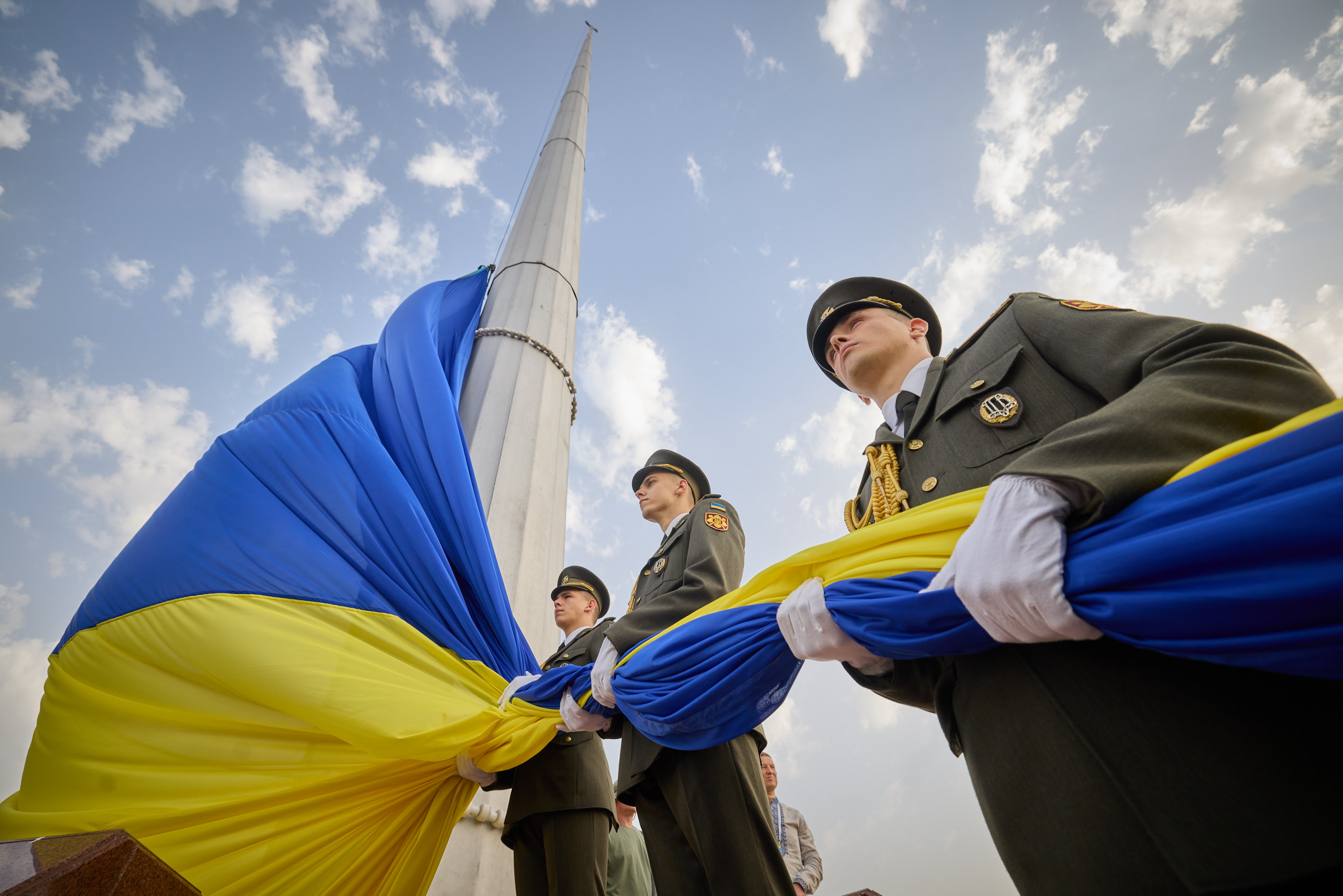 24 августа. Украинский флаг. Синий и желтый. Украина – это Россия. Украинцы фото.