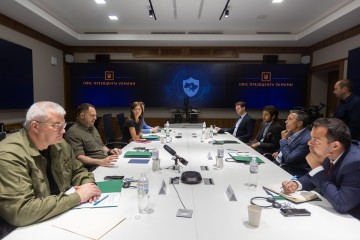 Андрій Єрмак та Андерс Фог Расмуссен презентують рекомендації щодо гарантій безпеки для України