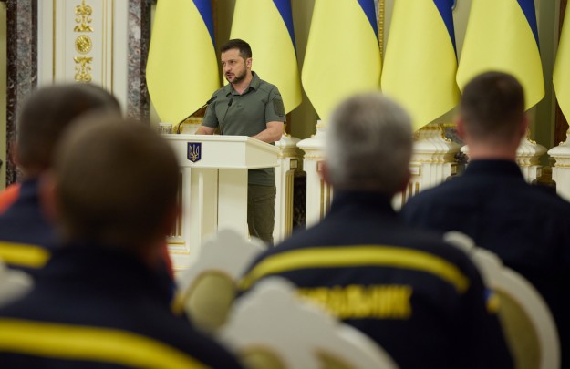 Володимир Зеленський взяв участь у нагородженні лауреатів Всеукраїнської акції «Герой-рятувальник року»