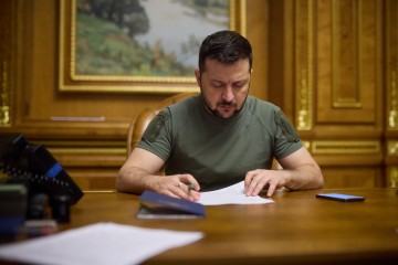 Володимир Зеленський провів телефонну розмову з Ліз Трасс