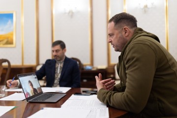 Андрій Єрмак обговорив з новим президентом Червоного Хреста шляхи просування в питанні доступу до українських полонених в Оленівці