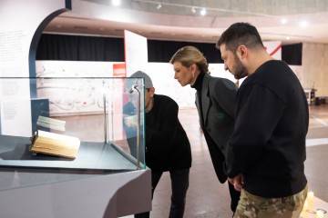 Відвідання Президентом і першою леді України виставки «Світ Сковороди» в Києві