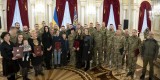 З нагоди Дня Сухопутних військ Збройних Сил України Президент Володимир Зеленський вручив військовослужбовцям високі державні нагороди та присвоїв військові звання, 12 грудня 2022 року.