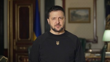 Росія повинна відповісти за кожну знищену українську родину, кожне спалене місто й село, ми маємо повернути справедливість – звернення Президента України до учасників виставки Russian War Crimes у Давосі