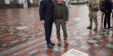 Президент України Володимир Зеленський і Президент Європейської ради Шарль Мішель після завершення перемовин у Києві відвідали Алею сміливості на площі Конституції та взяли участь у відкритті іменної таблички, присвяченої європейському лідеру, 19 січня 2023 року.