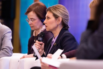 Олена Зеленська виступила на конференції United for Justice: Потерпілий ніколи не несе відповідальності за злочин, відповідальний лише виконавець