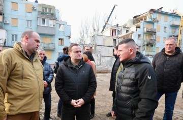 Безпека та оборона – пріоритет – Олексій Кулеба під час робочої поїздки на Дніпропетровщину та Запоріжжя