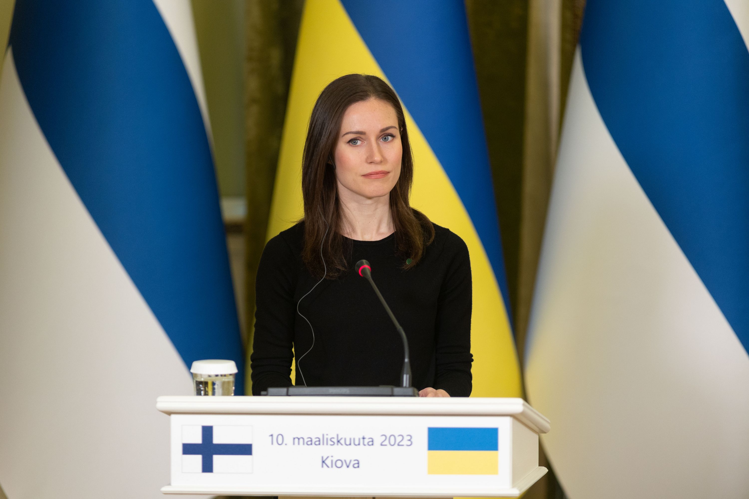 President of Ukraine met with the Prime Minister of Finland who is on a ...