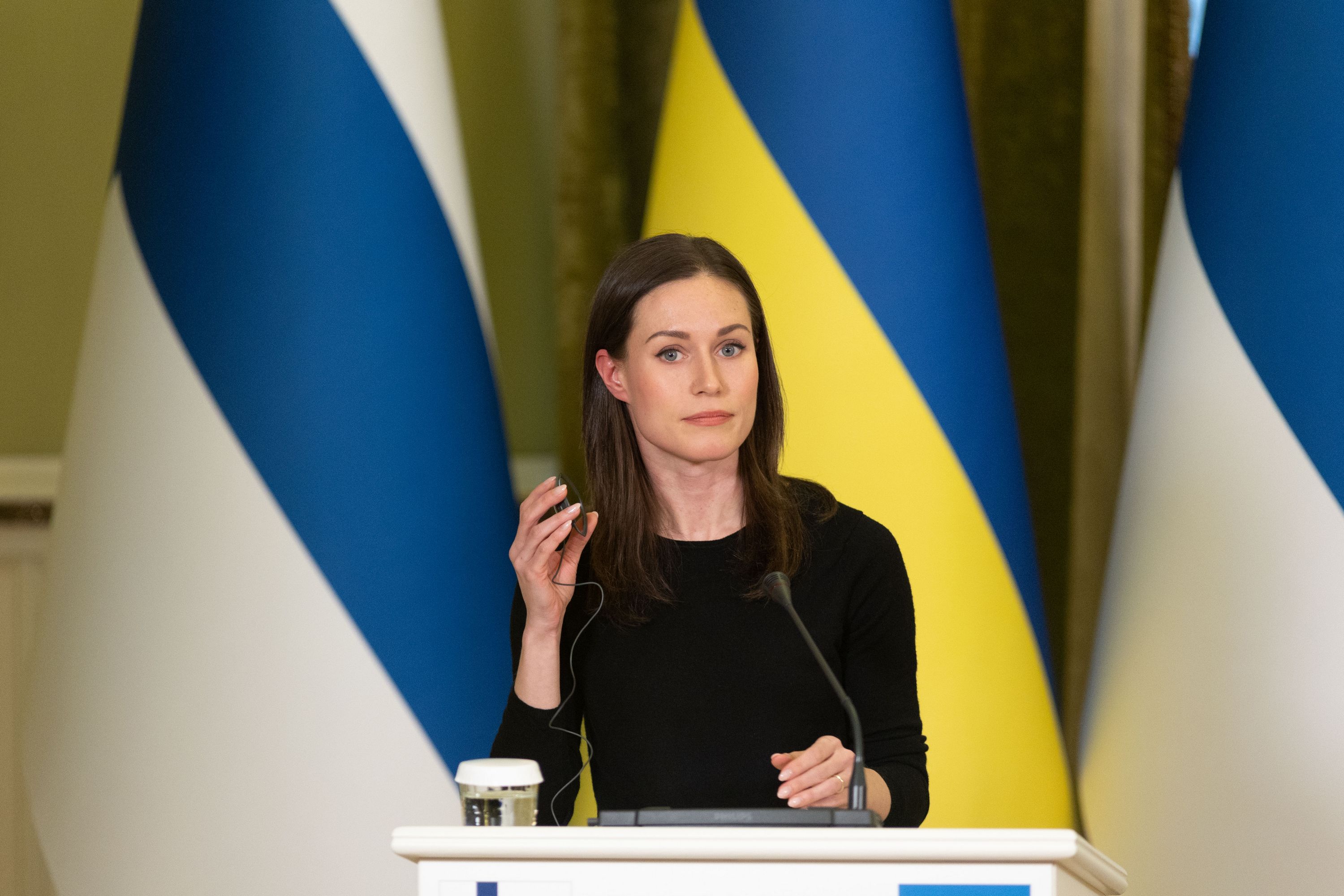 President of Ukraine met with the Prime Minister of Finland who is on a ...