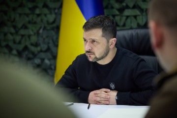 Володимир Зеленський ознайомився з роботою командного пункту ОУВ «Запоріжжя» й провів нараду щодо ситуації в області