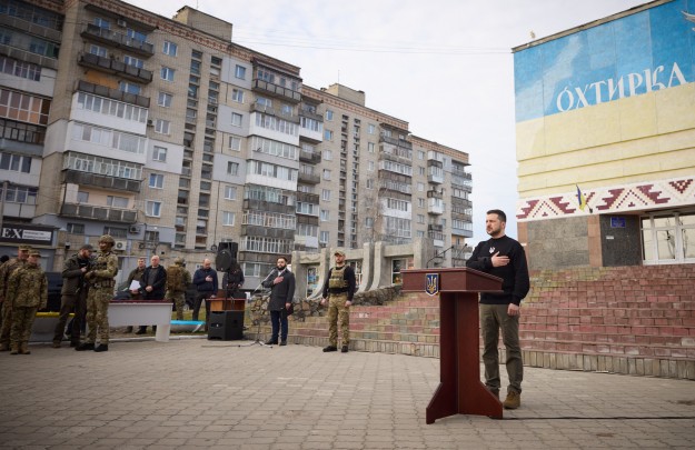 Президент узяв участь у заходах з нагоди річниці героїчної оборони Охтирки