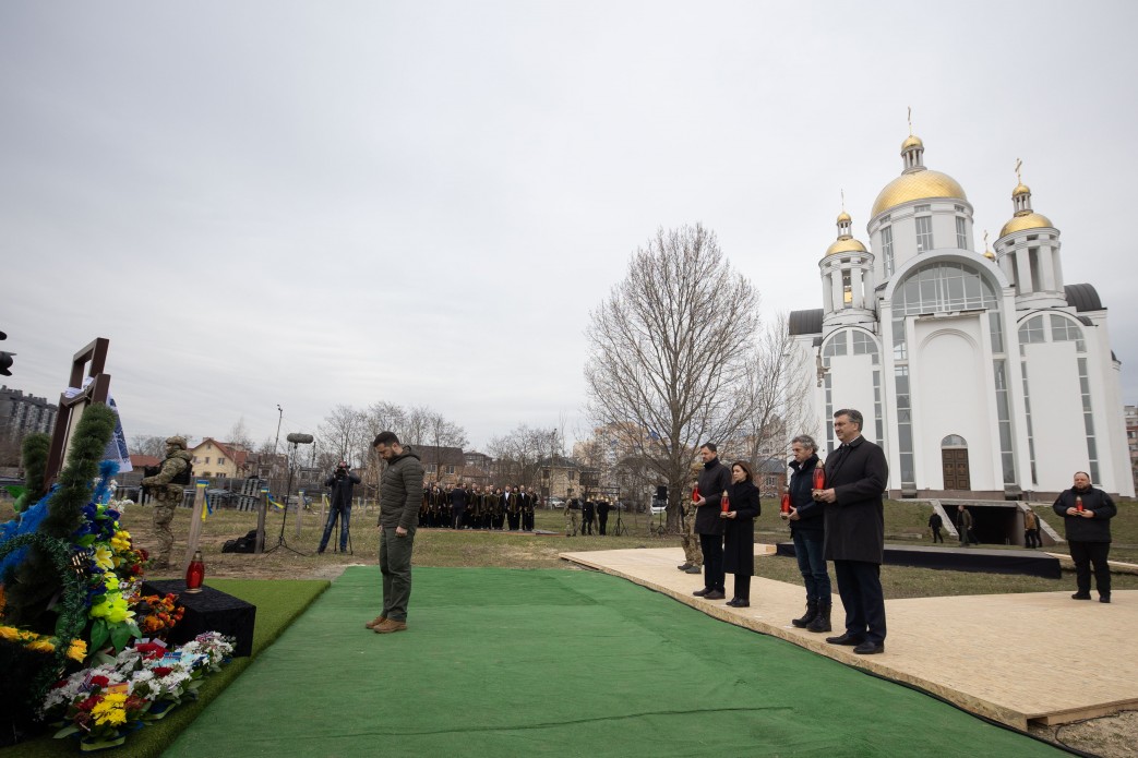 Nell'anniversario della liberazione di Bucha (regione di Kyiv) da Russe Invaders...