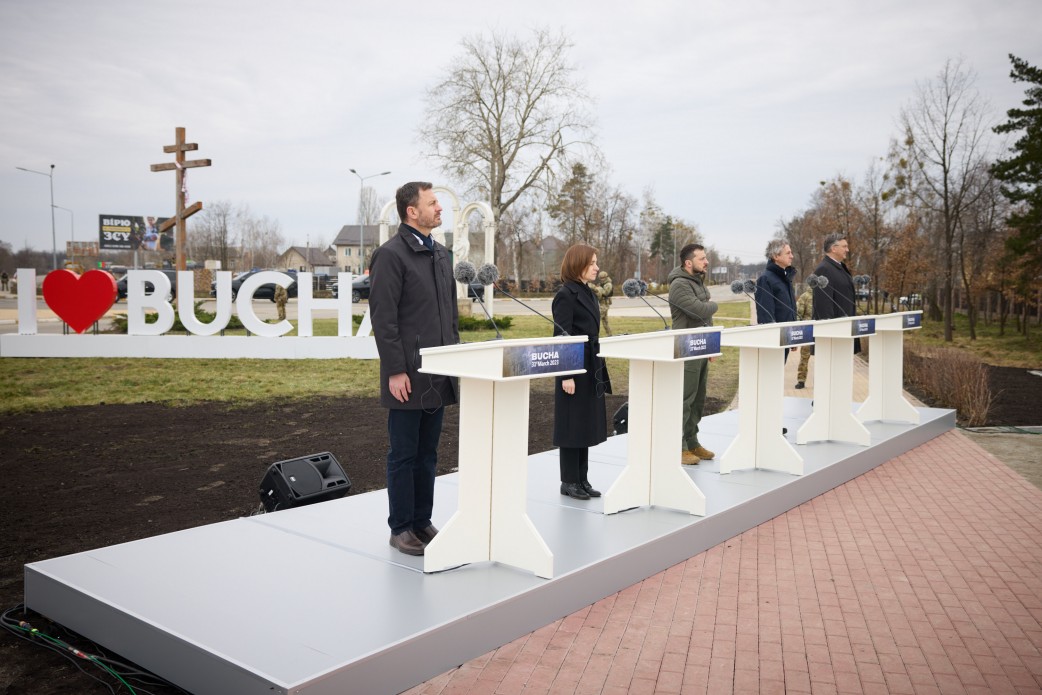 Prezydent Ukrainy Wolodyr Zelensky, prezydent Republiki Mołdawii Maya Sandu, pre...