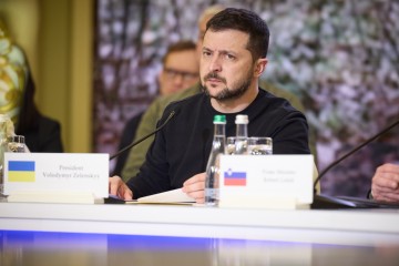 Повна відповідальність – це те, що привчає агресора до миру – Володимир Зеленський під час участі в Бучанському саміті