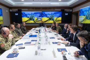Andriy Yermak held a briefing on defense issues for the UK delegation led by Timothy Barrow