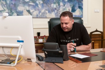 Керівник Офісу Президента України провів розмову з міністром підприємств і виробництва Італії