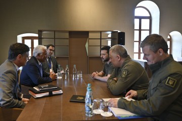 President of Ukraine met with the Prime Minister of Portugal in Moldova