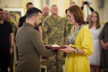 Вручення Президентом орденів «Золота Зірка» та інших державних нагород