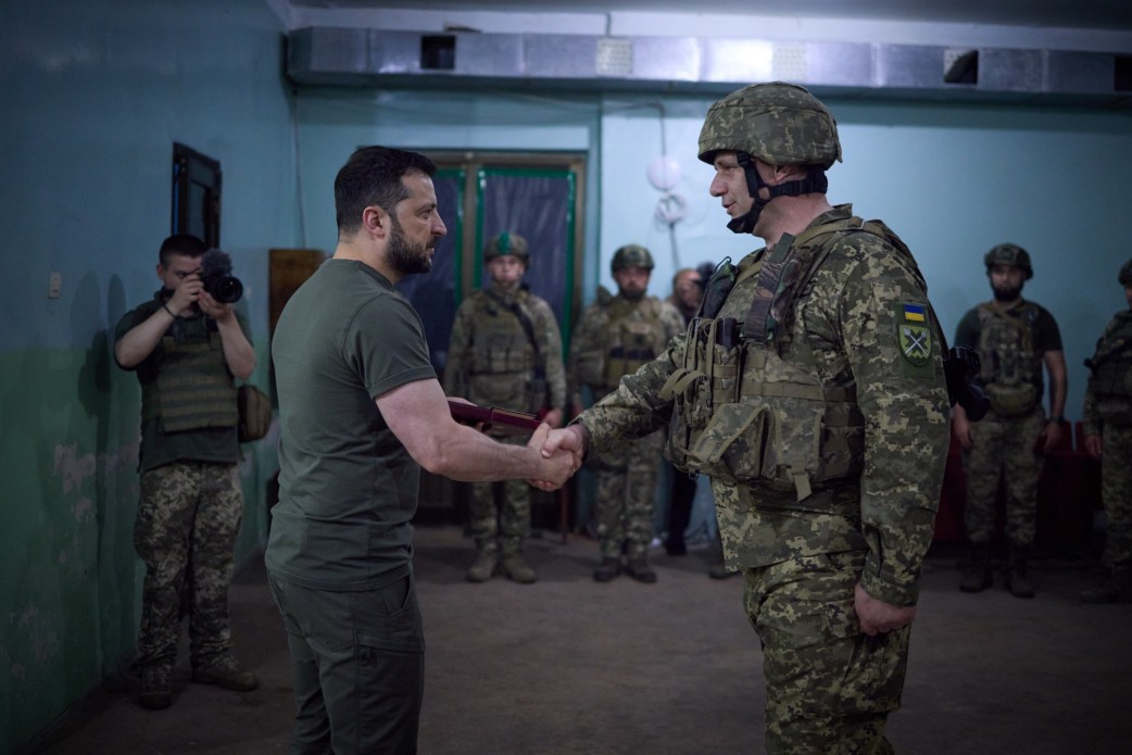 Durante su viaje de trabajo a la región de Donetsk, el presidente de Ucrania Vol...