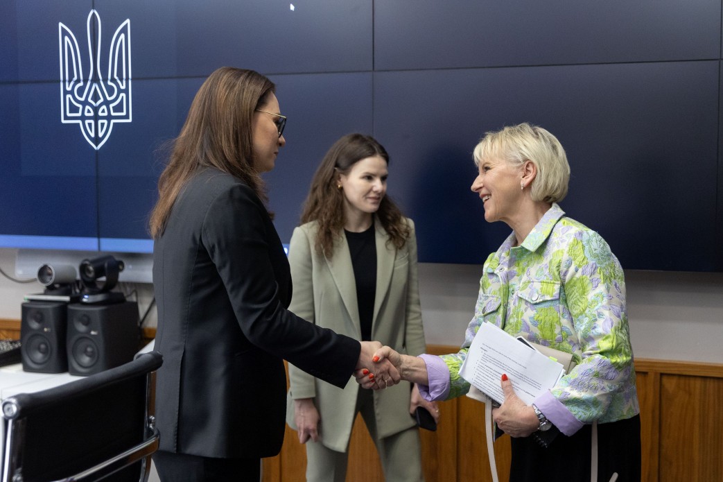 Biuro Prezydenta Ukrainy ma briefing dla członków międzynarodowej grupy roboczej...