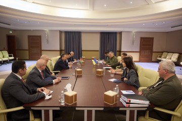 Андрій Єрмак обговорив актуальні питання двосторонніх відносин з учасниками зустрічі щодо реалізації Формули миру
