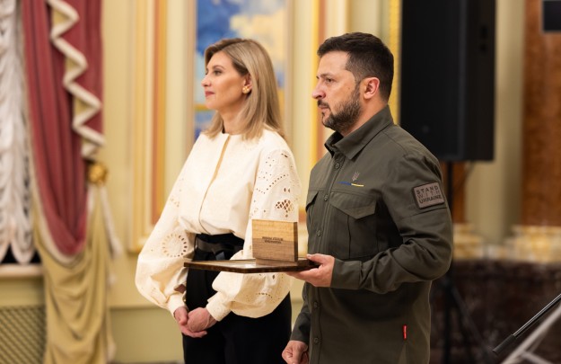 Владимир Зеленский вручил отличие Президента «Национальная легенда Украины»
