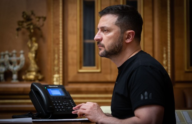 Володимир Зеленський обговорив з Еммануелем Макроном оборонну підтримку та початок переговорів у межах Спільної декларації про безпекові гарантії