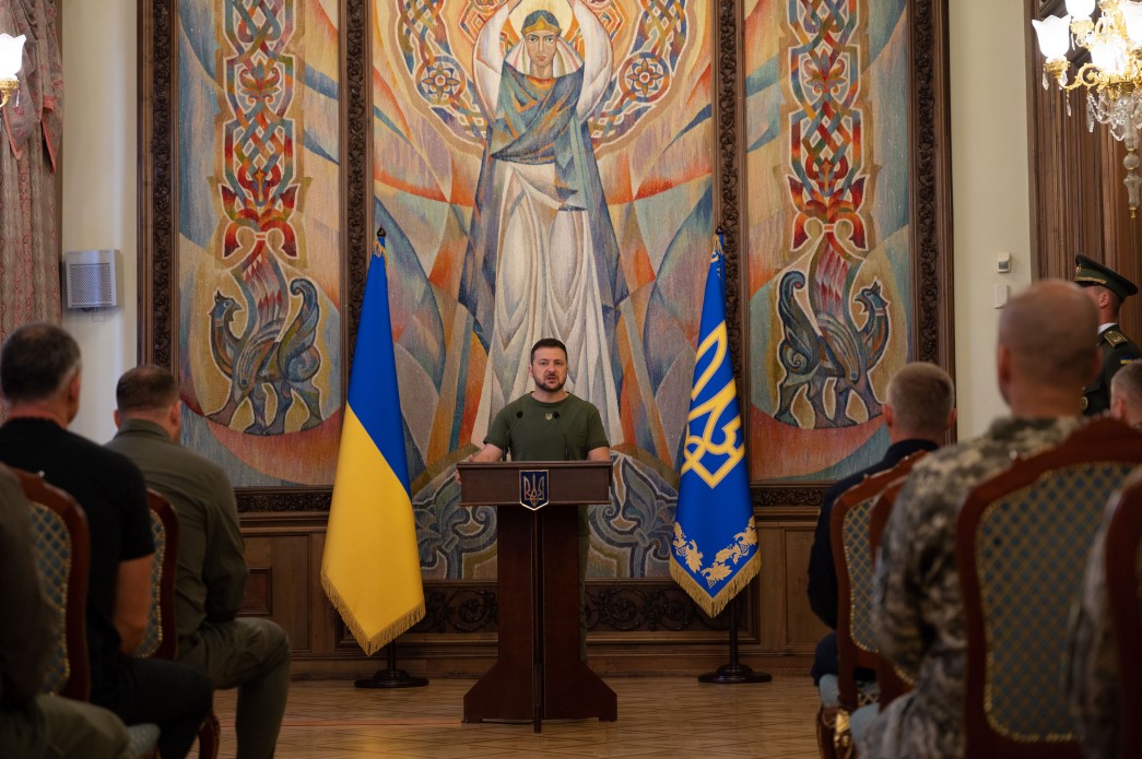 Володимир Зеленський взяв участь у врученні генеральських погонів