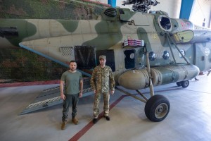 У День воєнної розвідки України Президент Володимир Зеленський зустрівся з військовослужбовцями Головного управління розвідки Міністерства оборони України та вручив високі державні нагороди, 7 вересня 2023 року.