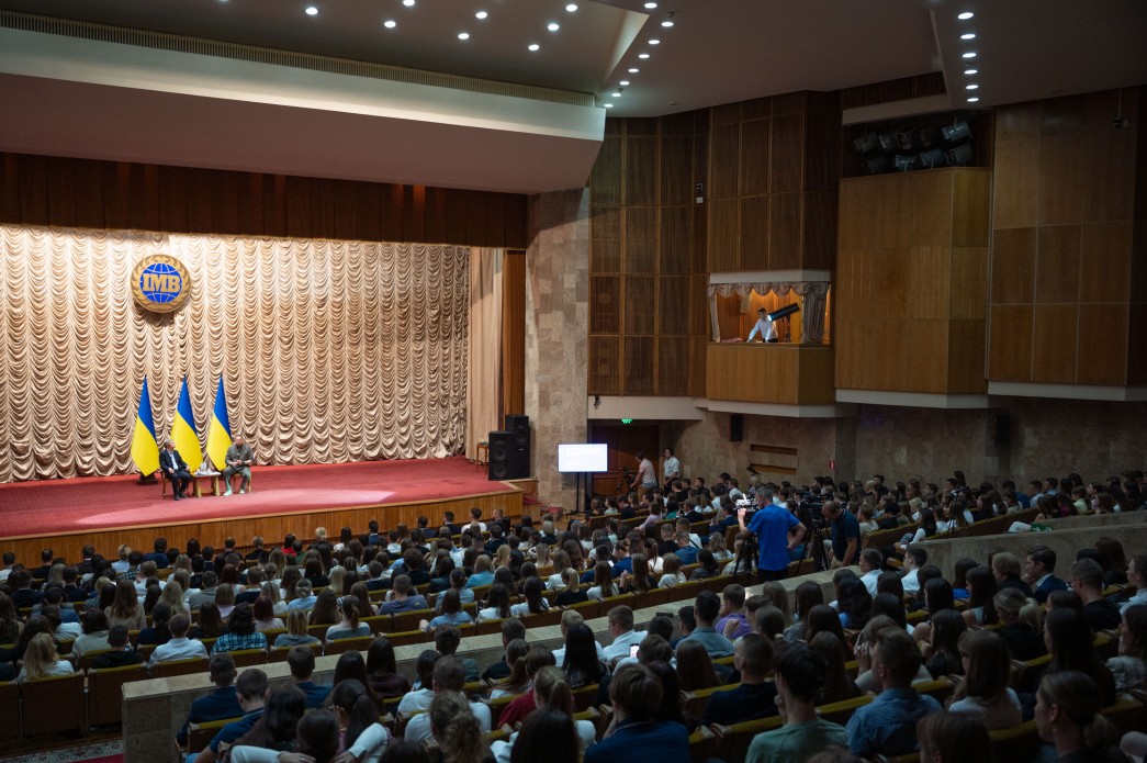 Андрій Єрмак і Майкл Макфол поспілкувалися зі студентами Інституту  міжнародних відносин КНУ імені Тараса Шевченка &mdash; Офіційне  інтернет-представництво Президента України