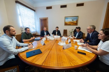 Олексій Кулеба зустрівся з новопризначеним керівником програм співробітництва Представництва ЄС в Україні