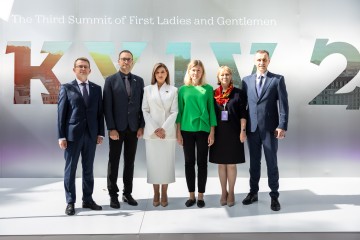 На третьому Саміті перших леді та джентльменів укладено 25 меморандумів про медичне партнерство між лікувальними закладами України та інших країн світу