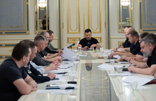 Володимир Зеленський провів нараду щодо посилення стійкості демократії в Україні