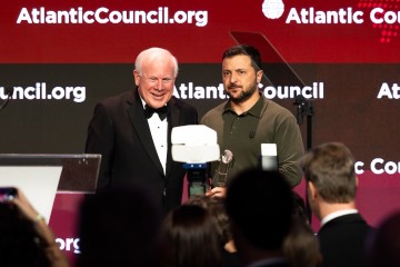 Володимир Зеленський від імені українського народу отримав премію Atlantic Council Global Citizen Awards