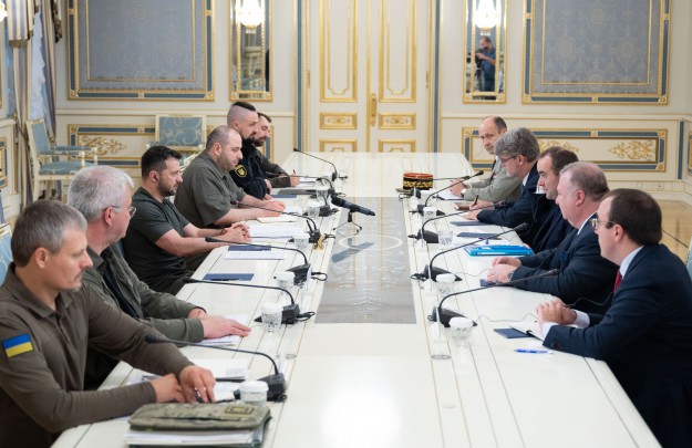 Volodymyr Zelenskyy meets with Minister of the Armed Forces of France