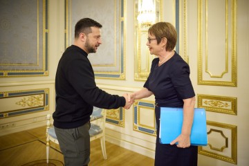Глава государства провел встречу с президентом ЕБРР