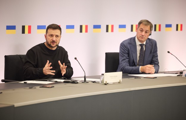 Бельгія стала першою країною, яка започаткувала практику використання заморожених російських активів для захисту від терору – Володимир Зеленський за результатами зустрічі з Александром Де Кроо